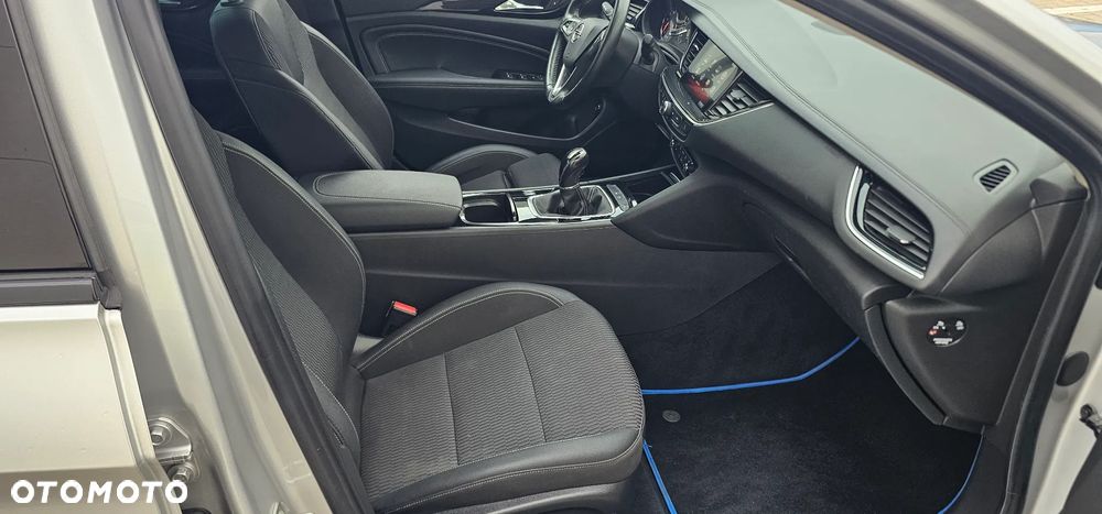 Opel Insignia - 8
