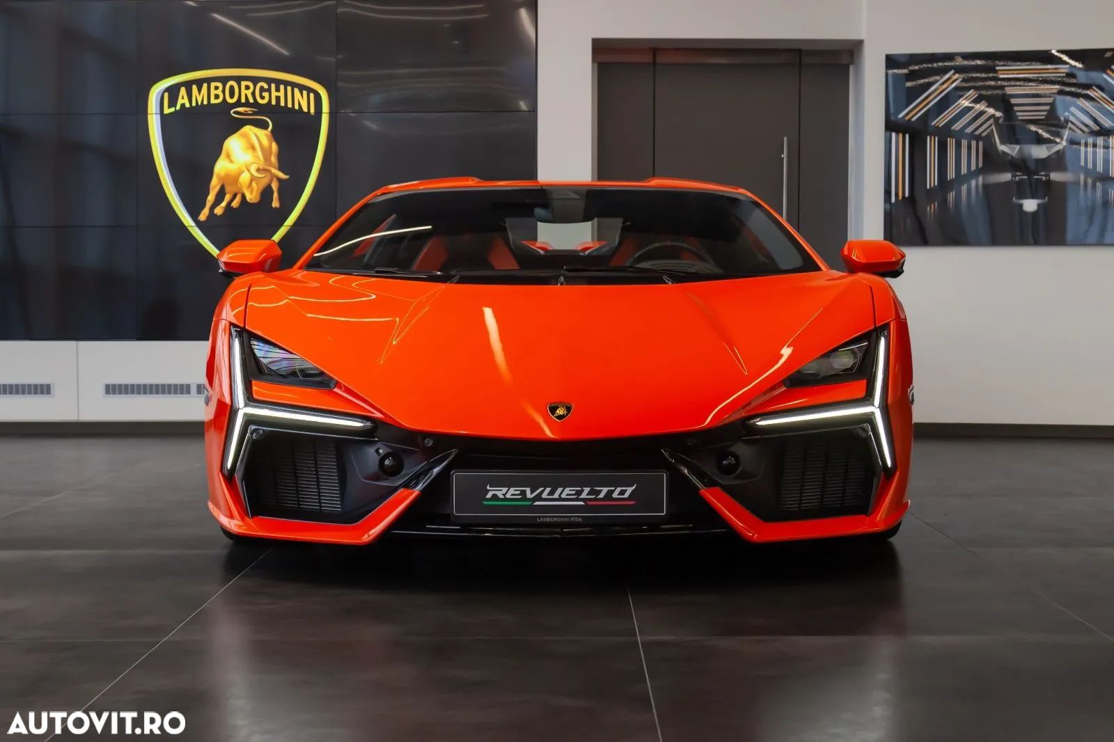 Lamborghini Revuelto - 1
