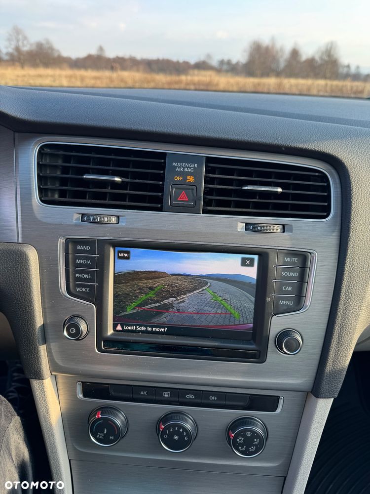 Volkswagen Golf - 28