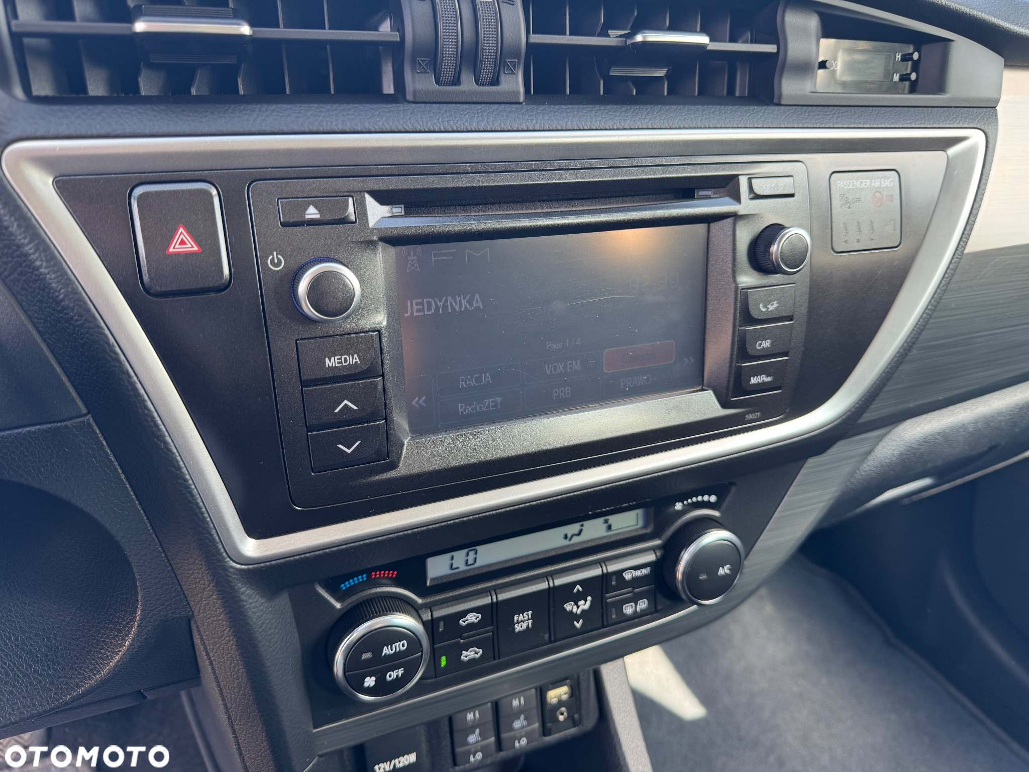 Toyota Auris 1.6 Premium - 33