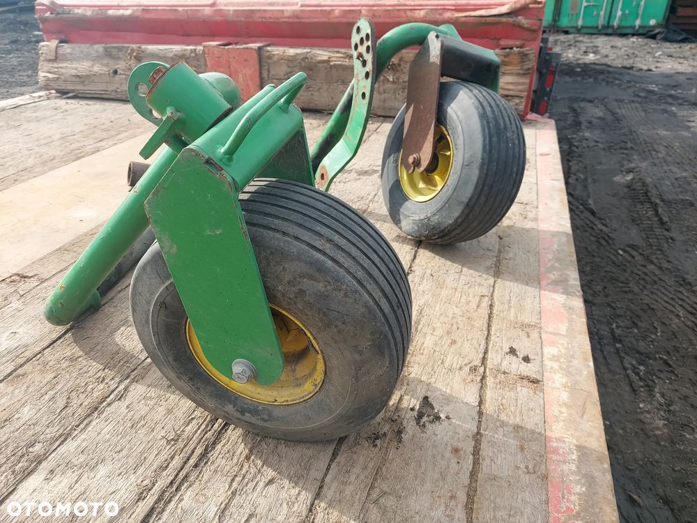 Koło koła ramiona podbieracza skrętne DC204232 DC203465 JOHN DEERE 592 2005r - 3