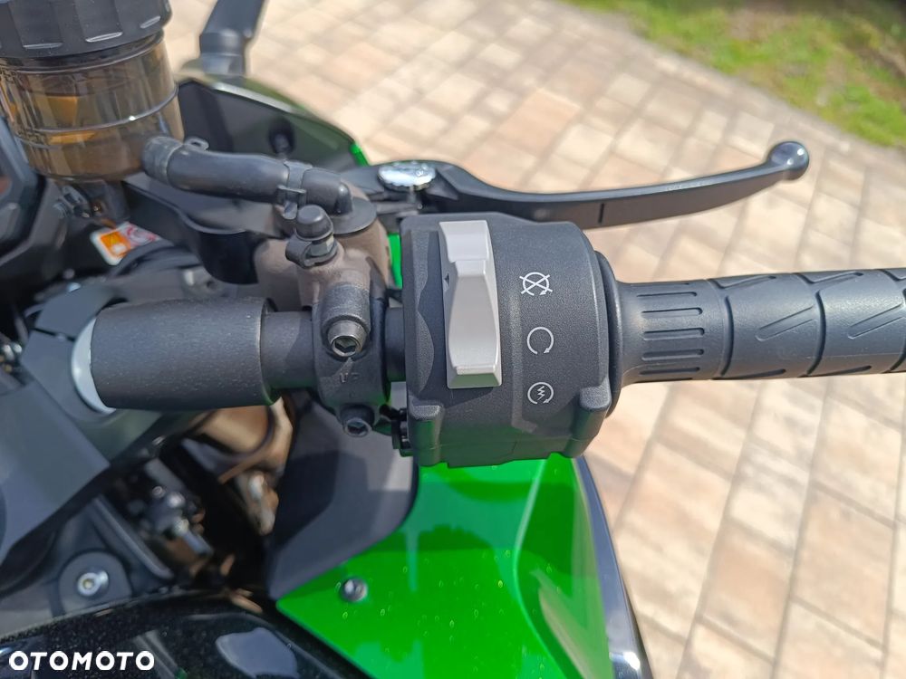 Kawasaki Ninja 1000 SX - 36