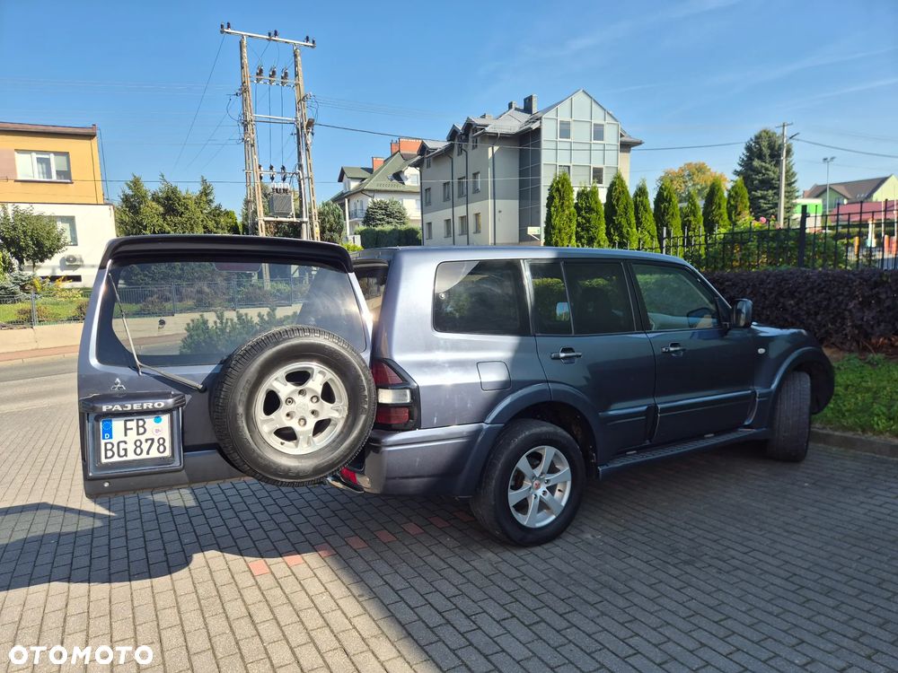 Mitsubishi Pajero - 11