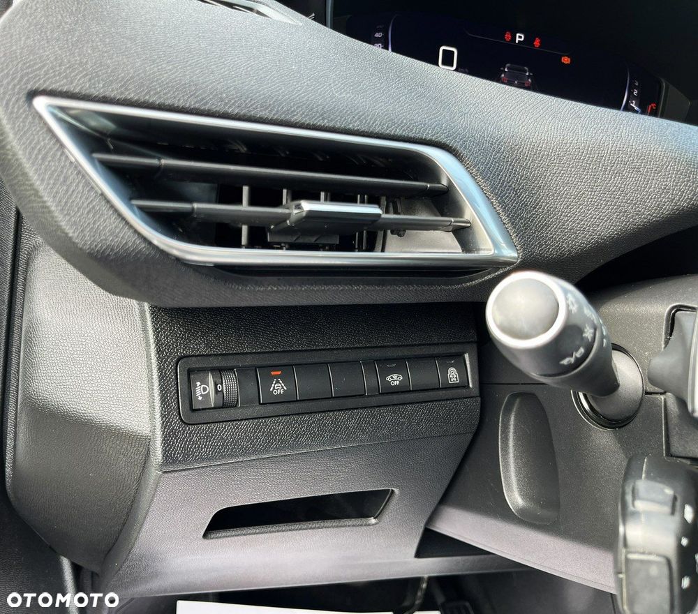 Peugeot 3008 1.2 PureTech Allure Pack S&S EAT8 - 37