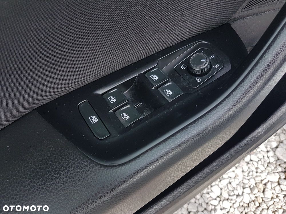 Volkswagen Passat 2.0 TDI EVO Business - 13