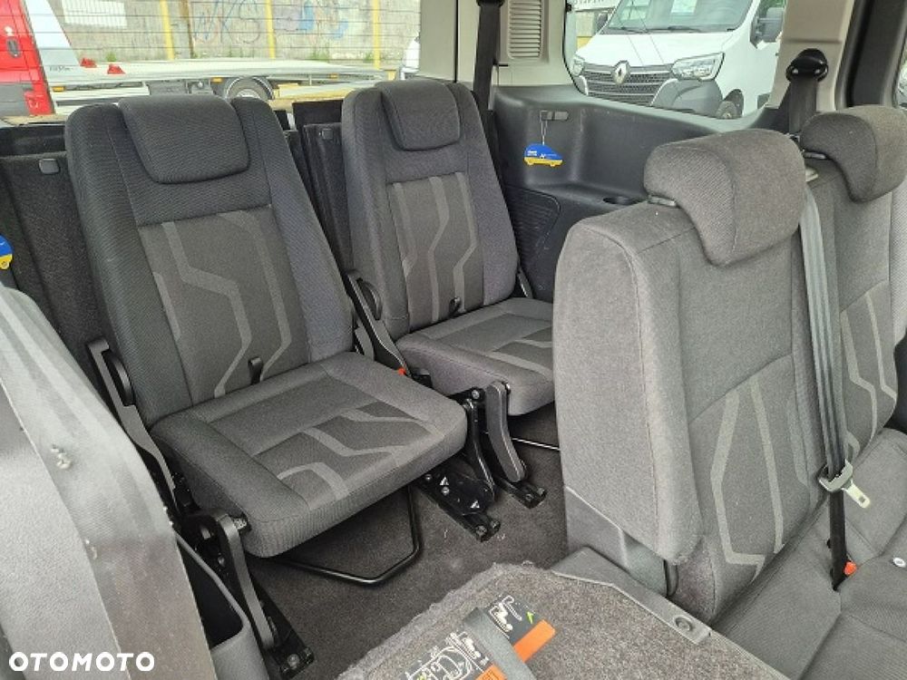 Ford Tourneo Connect Grand - 22