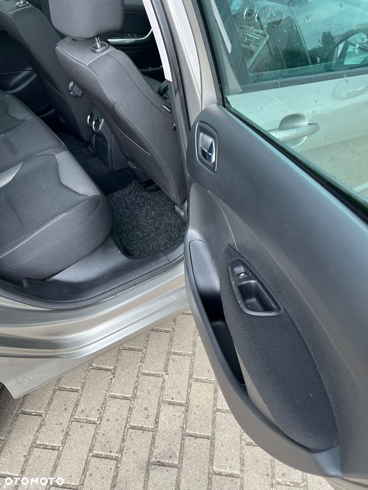 Peugeot 308 - 25