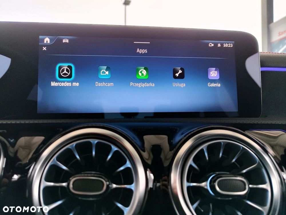 Mercedes-Benz CLA - 32