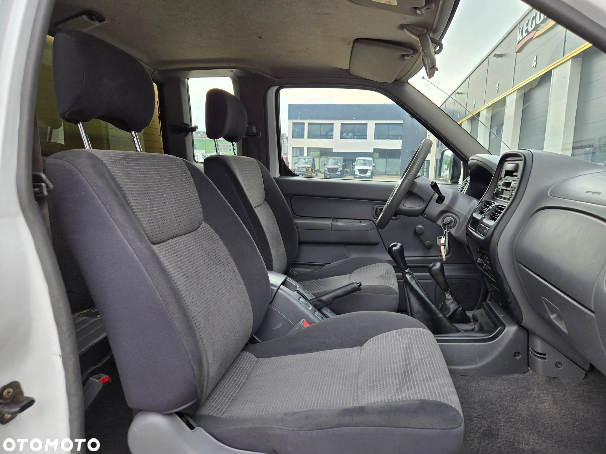 Nissan Pickup 2.5 TDi Base - 11