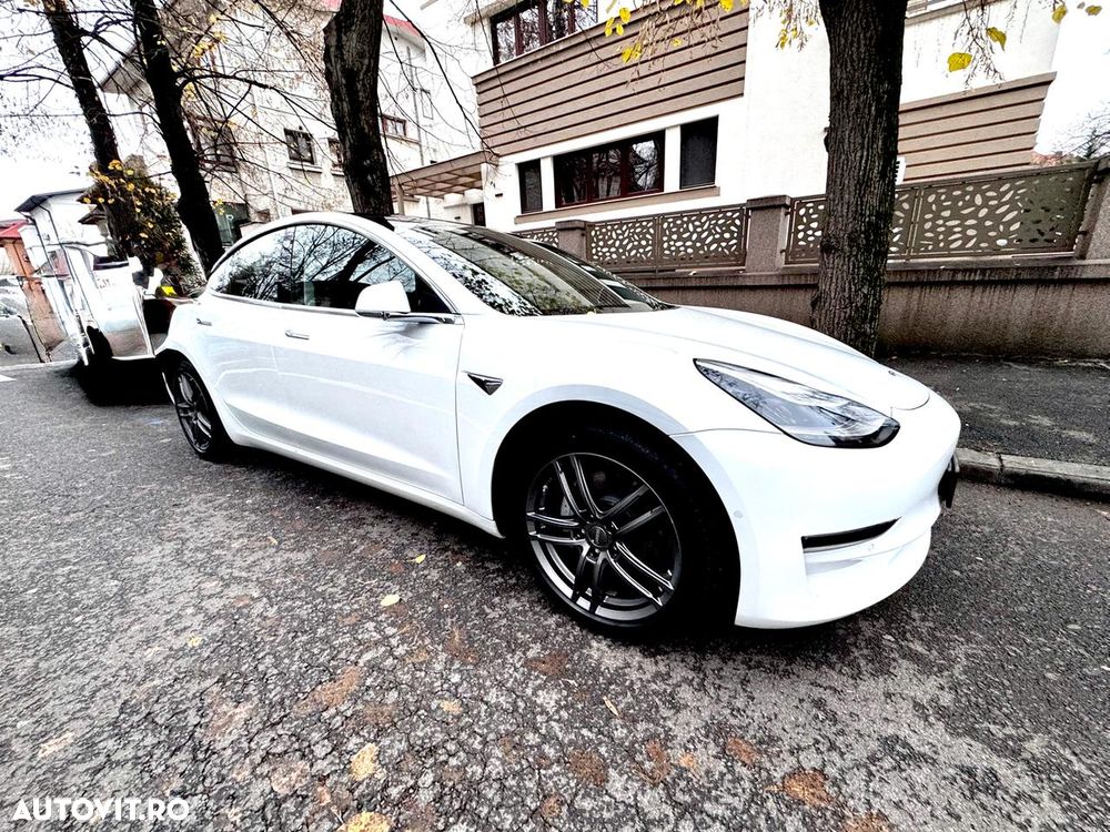 Tesla Model 3 - 23