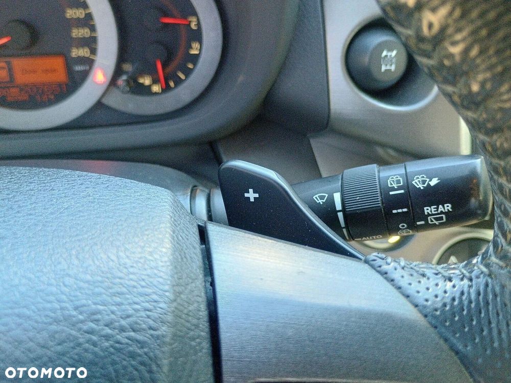 Toyota RAV4 - 25