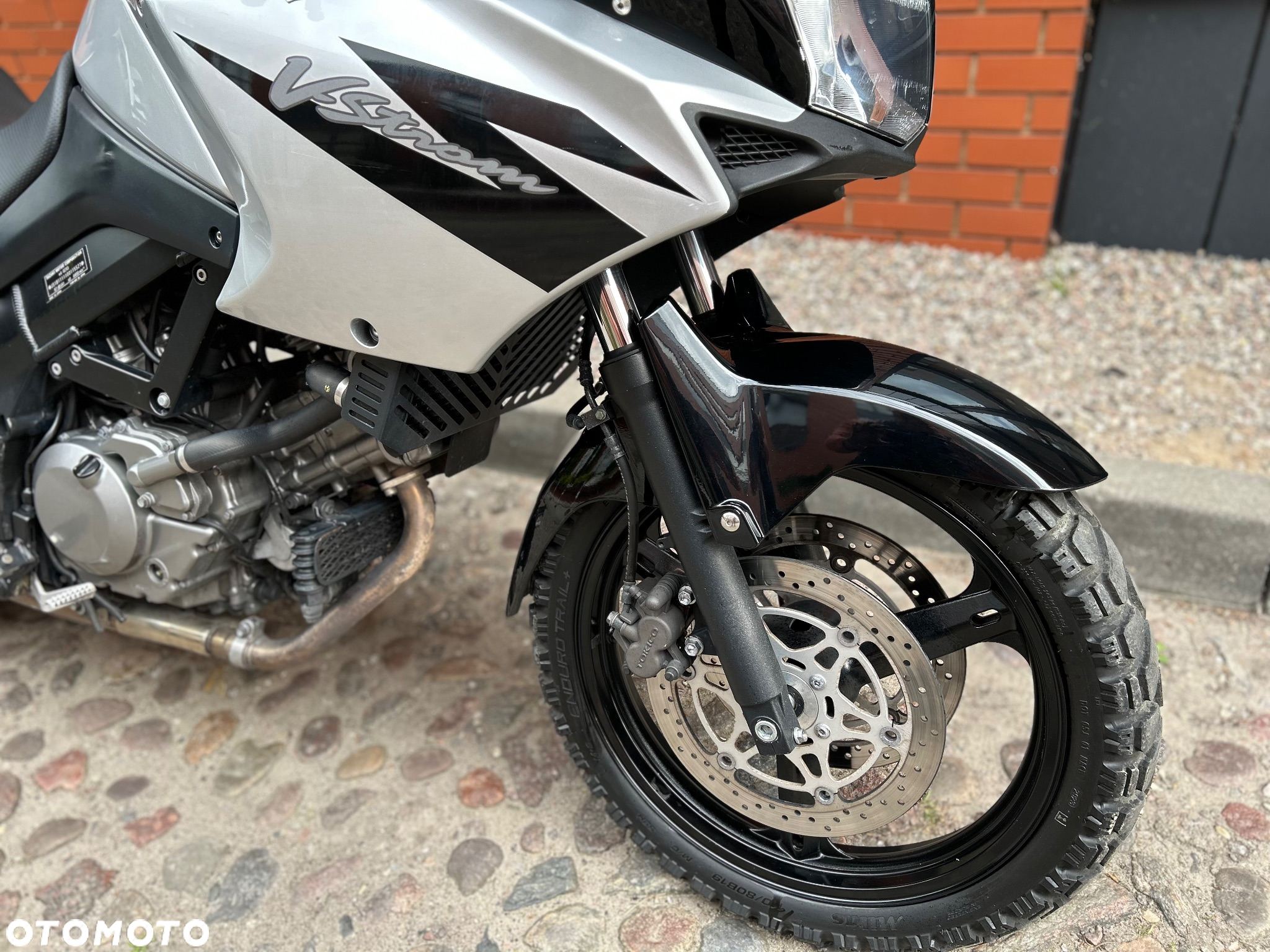 Suzuki DL - 10