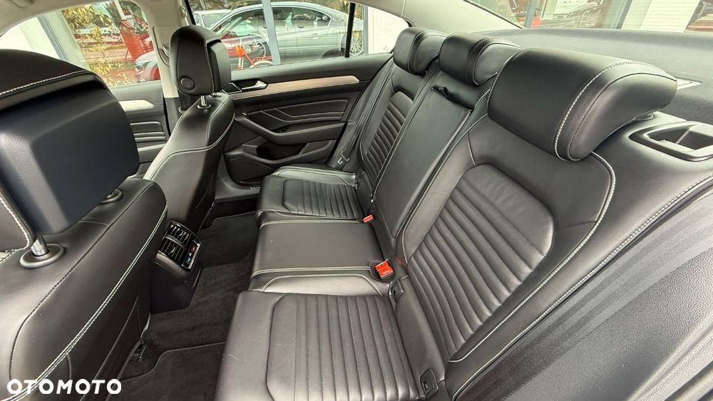 Volkswagen Passat - 27