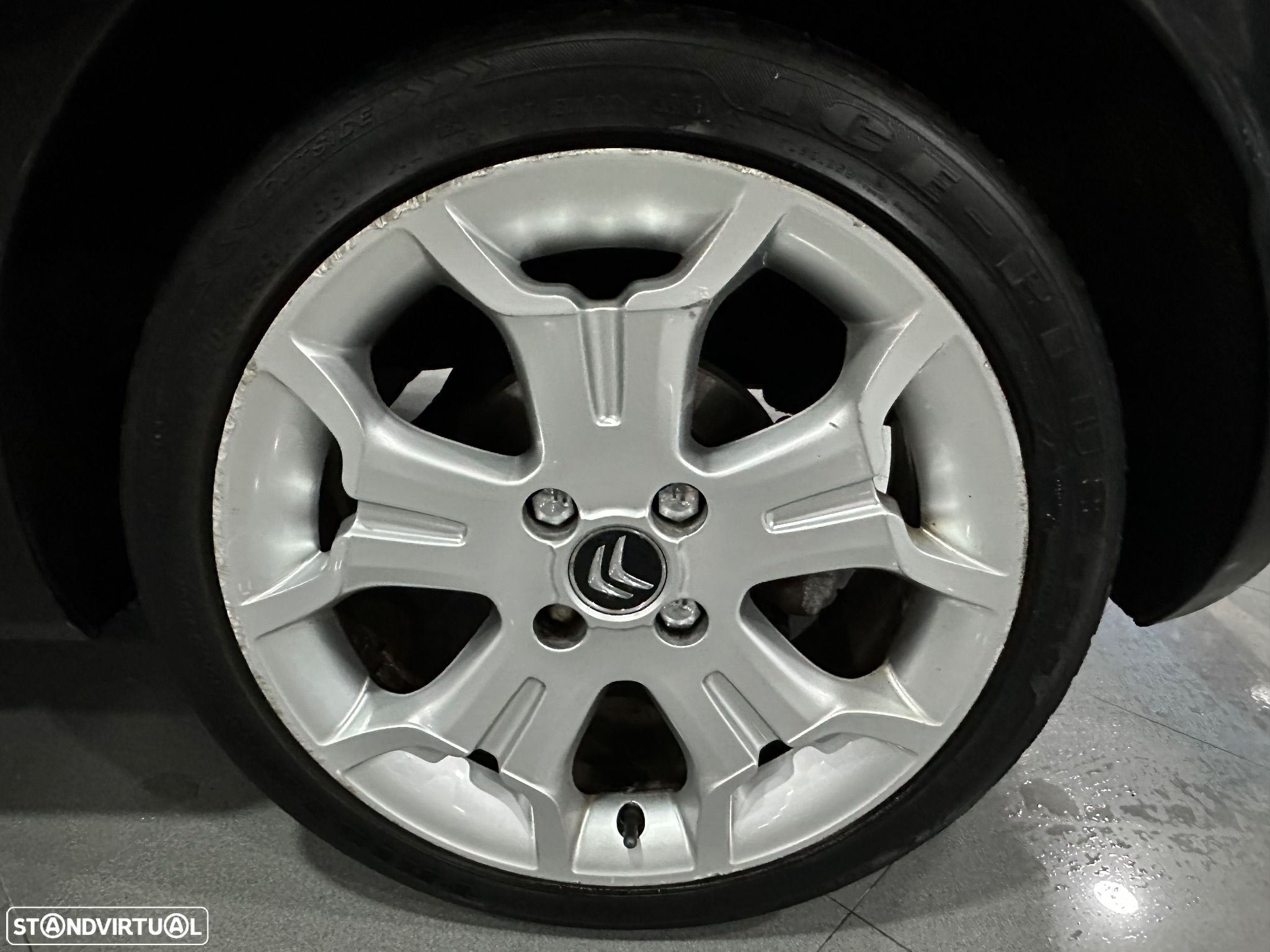 Citroën DS3 1.6 HDi Airdream Sport Chic - 24