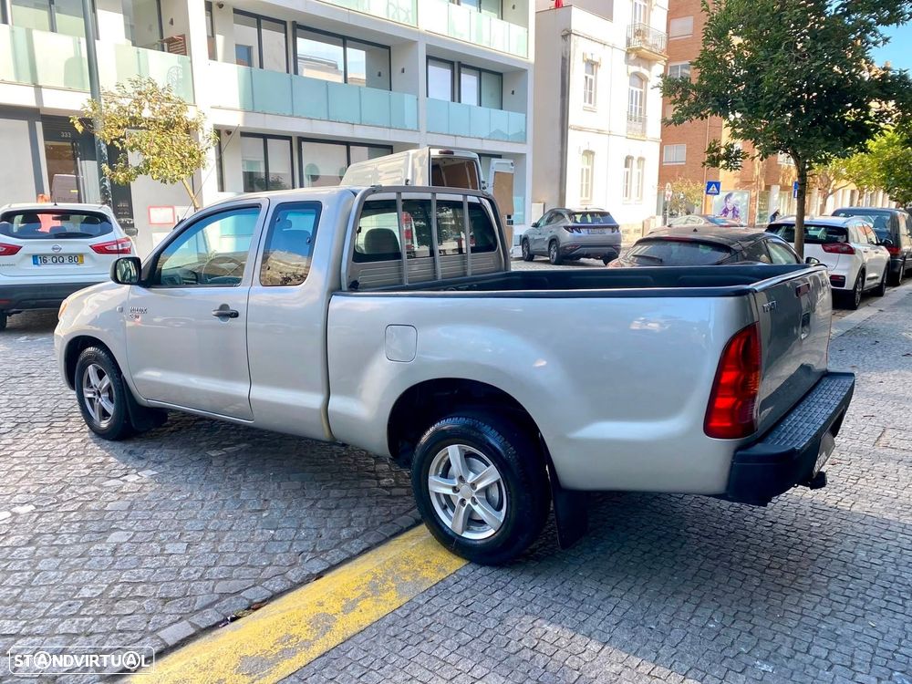 Toyota Hilux 2.5 D-4D 2WD CE - 7