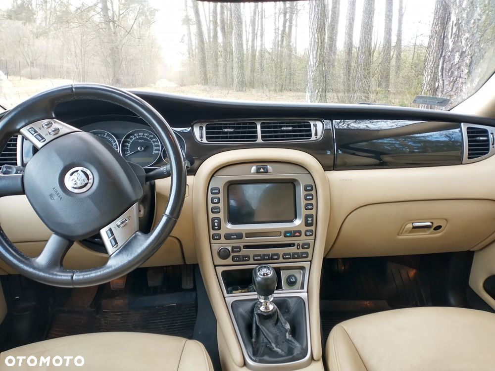 Jaguar X-Type 2.0 - 6