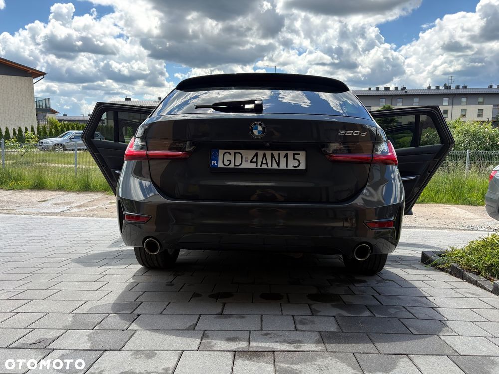 BMW Seria 3 320d Sport Line Shadow - 7