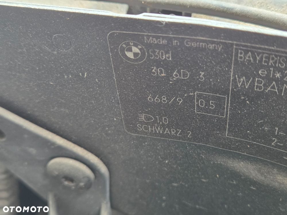 MASKA BMW E60 SCHWARZ 2 668/9 - 11