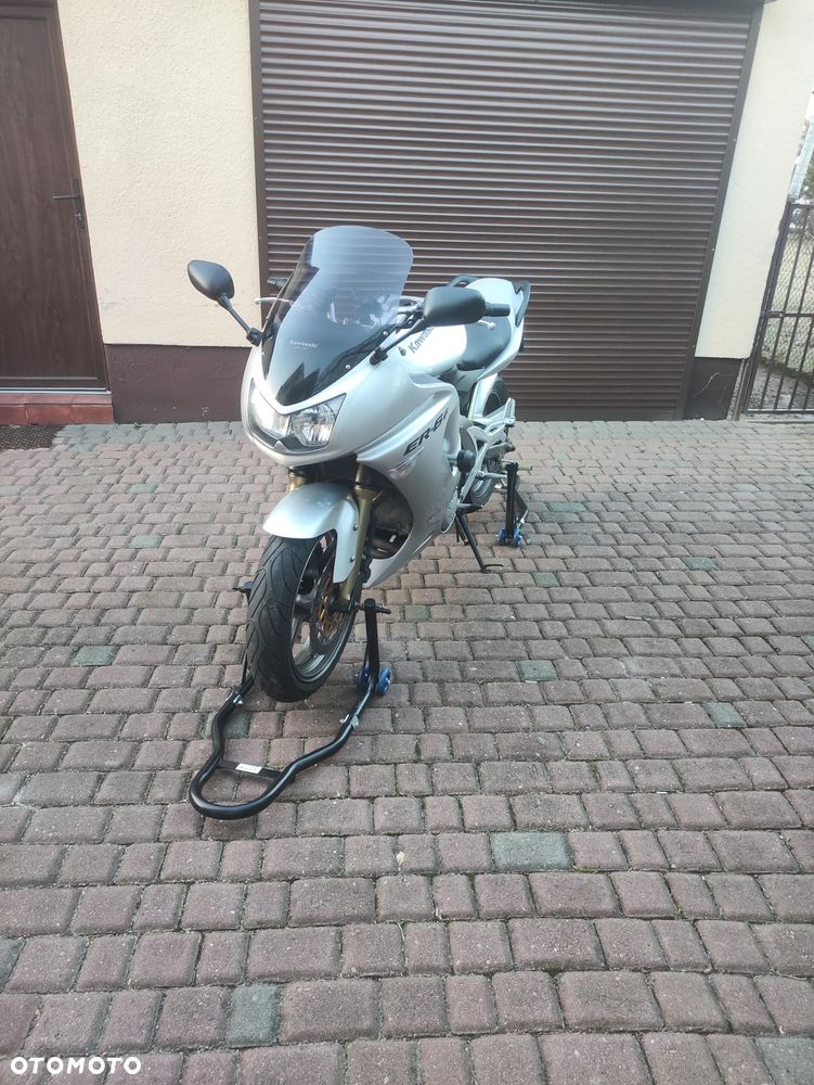 Kawasaki ER - 1