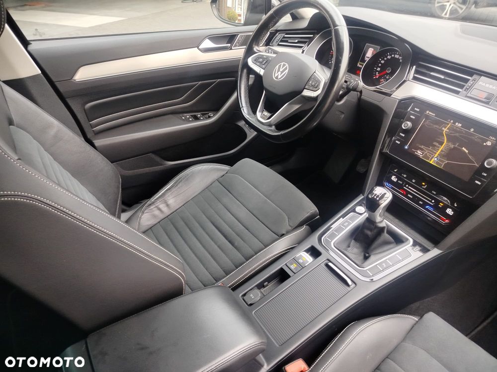 Volkswagen Passat - 19