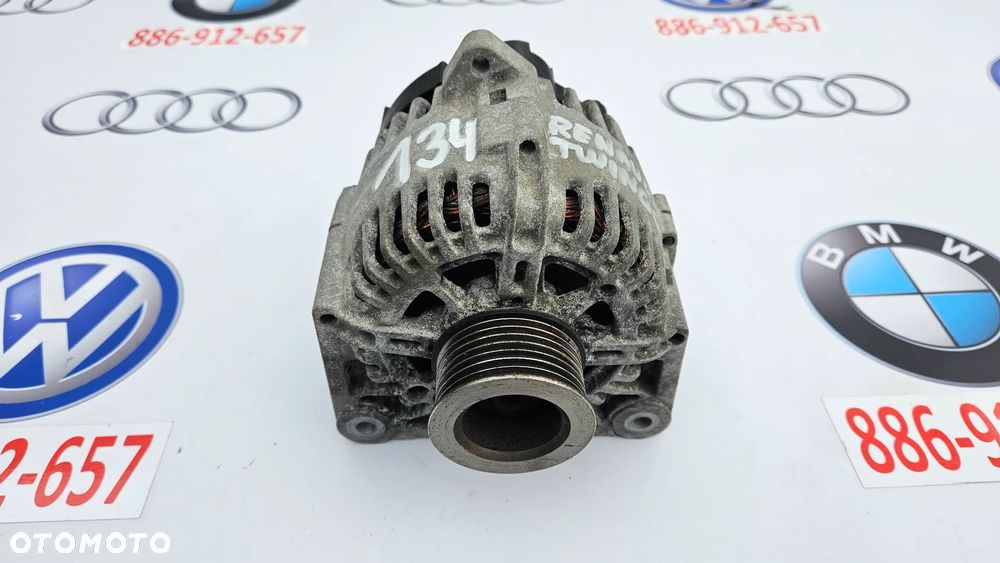 Renault Twingo 2 II 1.2 TCE Alternator 8200718724A VALEO