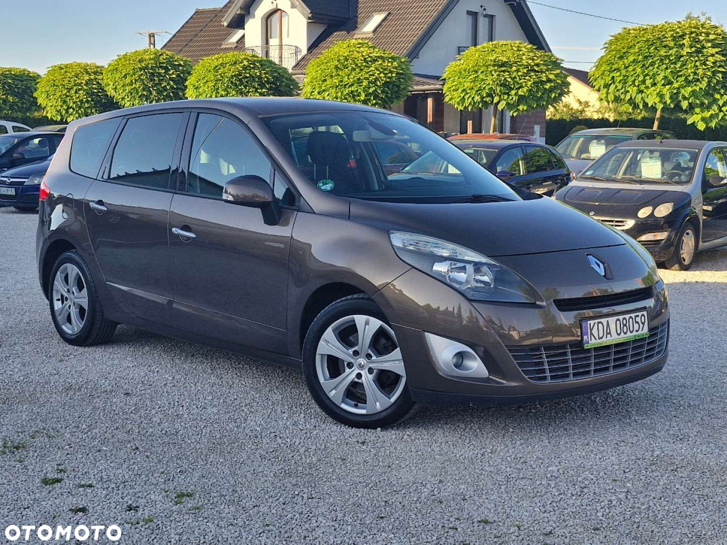 Renault Grand Scenic - 32