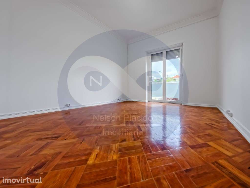 T2 na Pontinha, com 2 Frentes Solares, a 6 min. a pé do Metro da Po... - Grande imagem: 4/16