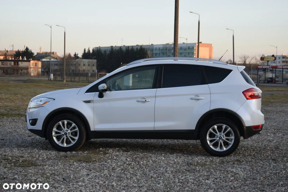 Ford Kuga 2.0 TDCi FWD Titanium Plus - 28