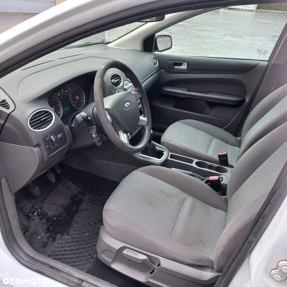 Ford Focus 1.8 TDCi Ambiente - 11