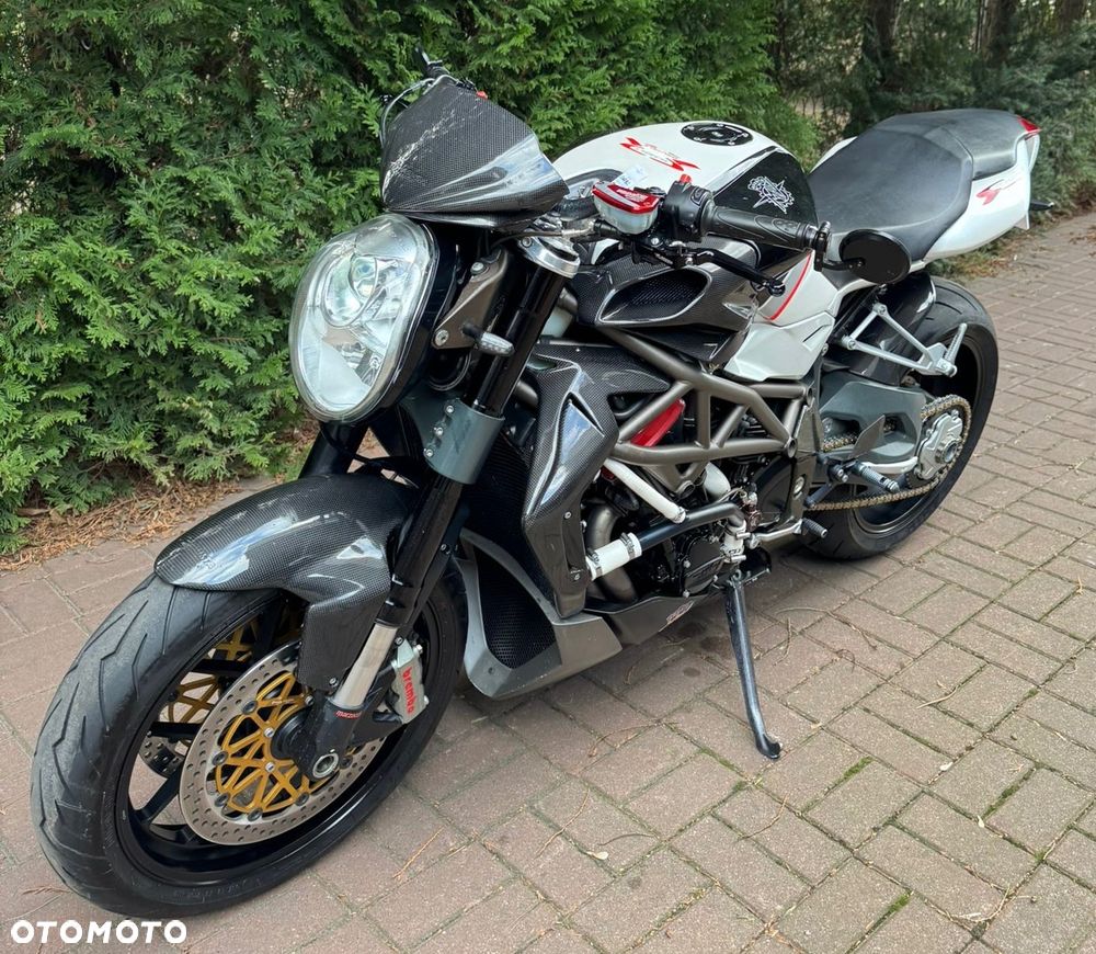 MV AGUSTA Brutale - 9