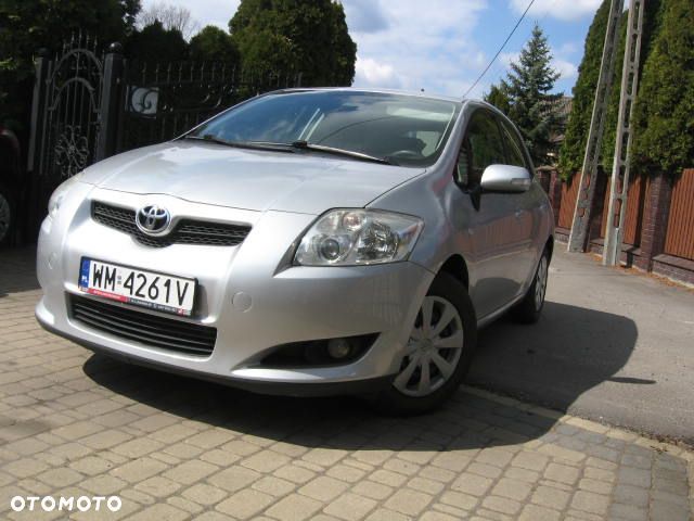 Toyota Auris 1.6 Premium - 1