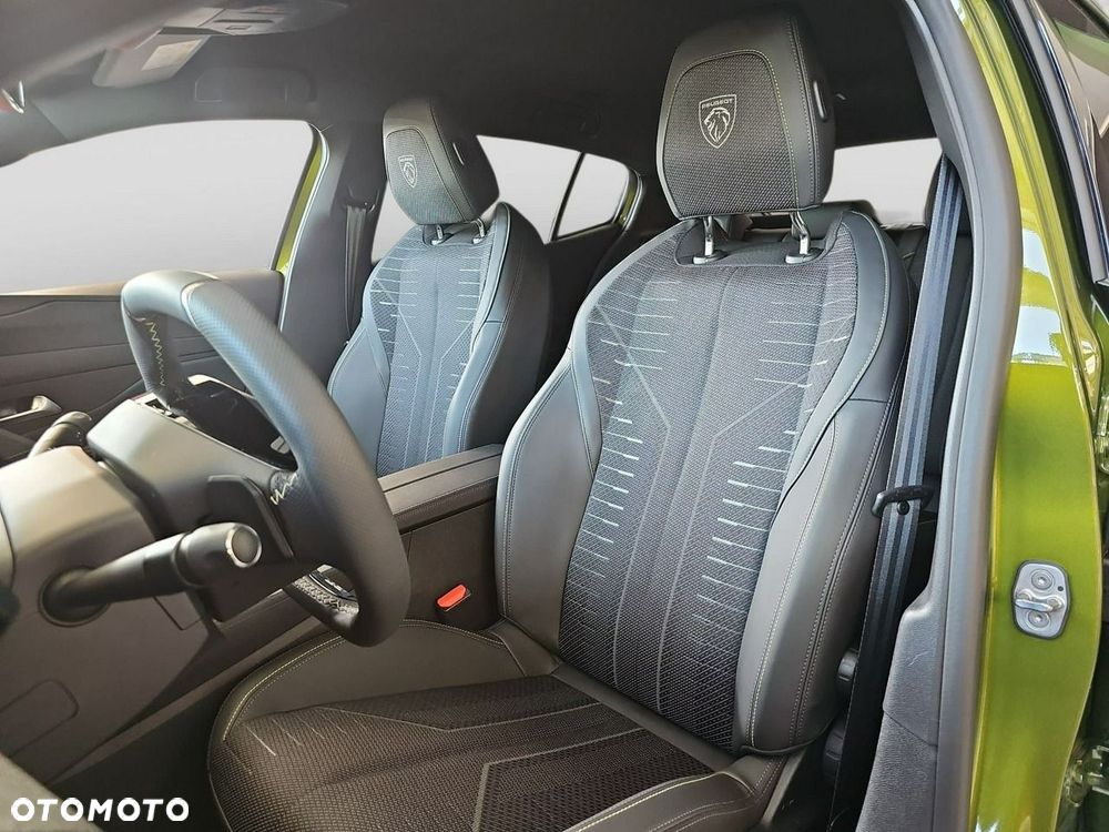 Peugeot 408 - 10