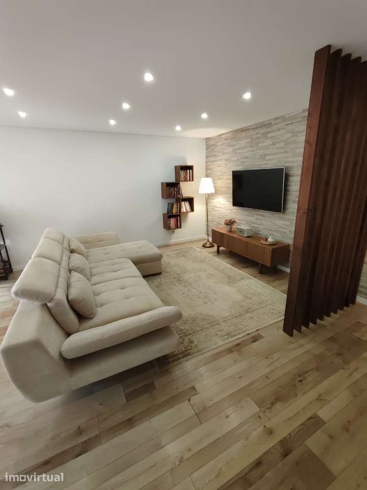 Arrendamento de Apartamento T2 na rua Doutor Ferreira Alves, 350 - Grande imagem: 3/29