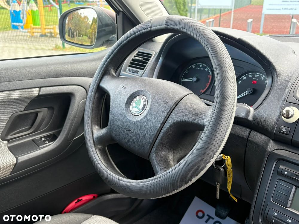 Skoda Fabia ver-1-2-12v-active - 14