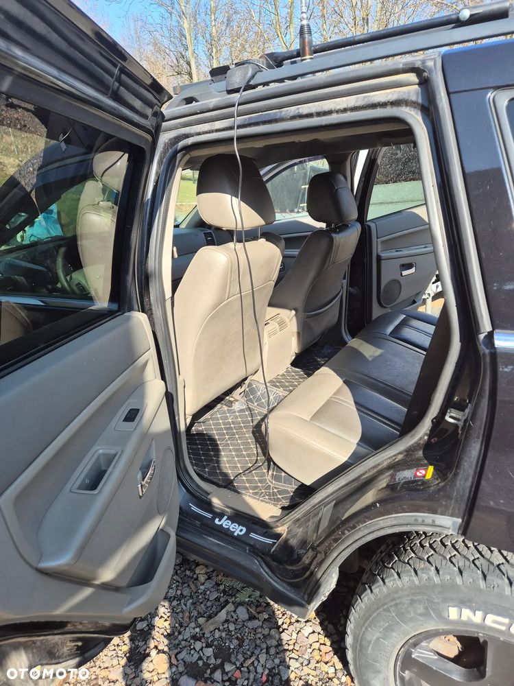 Jeep Grand Cherokee - 18
