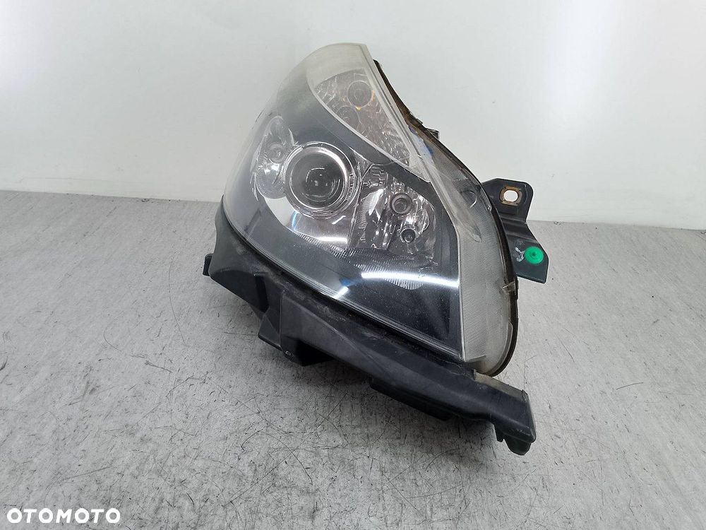 LAMPA PRZÓD PRAWA RENAULT CLIO III 8200261612   89900162 - 9