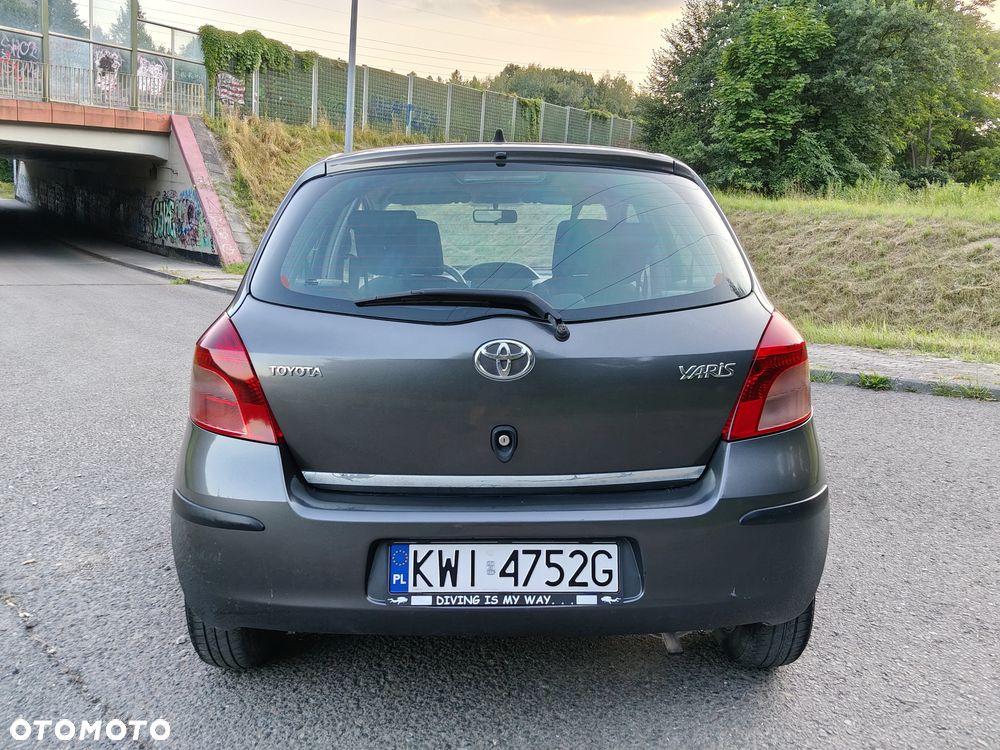 Toyota Yaris 1.0 Terra EU5 - 5
