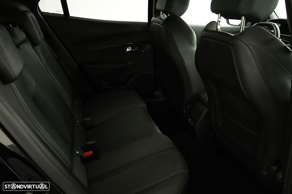 Peugeot 2008 1.2 PureTech GT EAT8 - 23