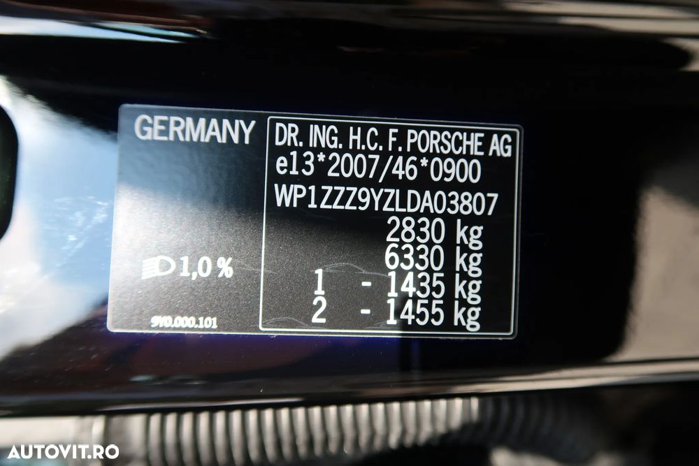 Porsche Cayenne - 26