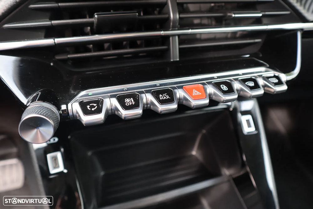 Peugeot e-2008 50 kWh Active Pack - 31