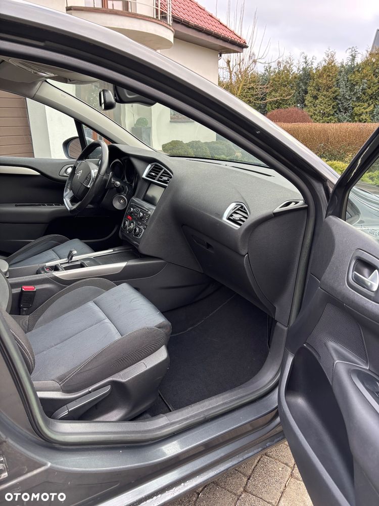 Citroën C4 e-HDi 115 ETG6 Selection - 29