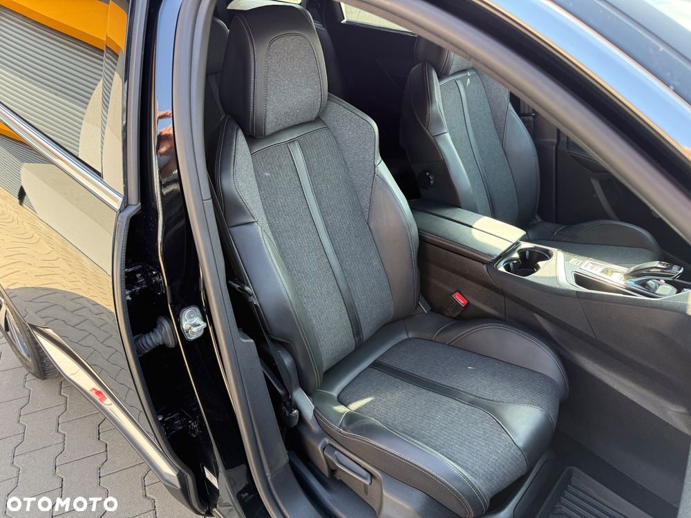 Peugeot 5008 1.6 PureTech GT S&S EAT8 - 36