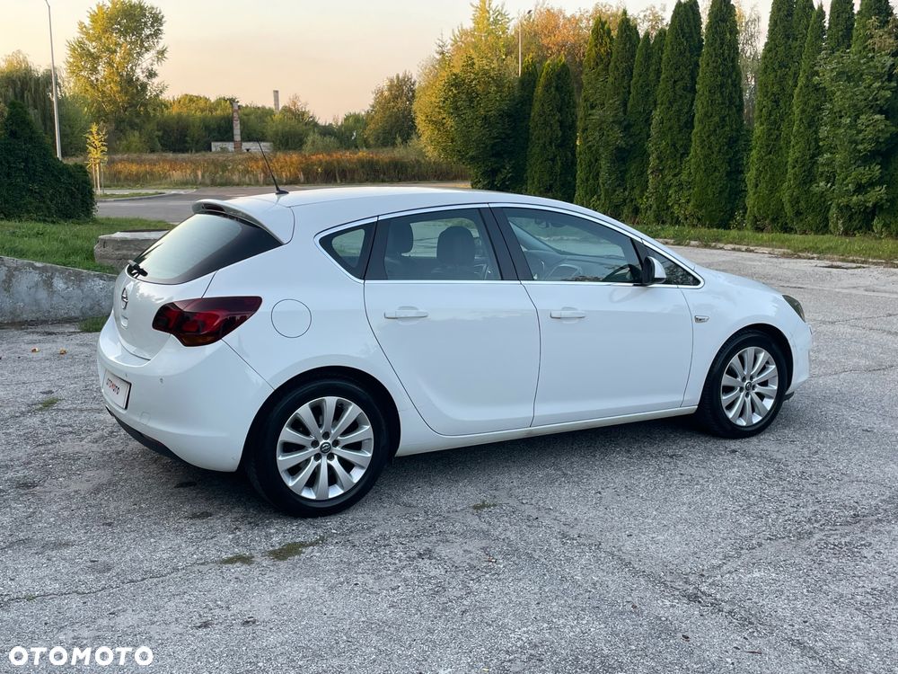 Opel Astra 1.4 Turbo Exklusiv - 31