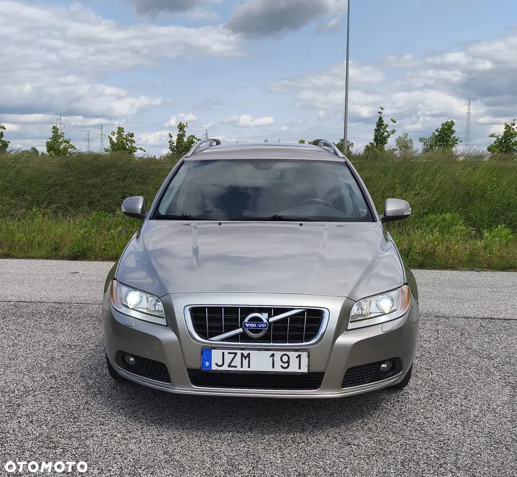 Volvo V70 2.4D Momentum - 9