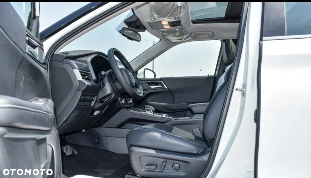 Mitsubishi Outlander - 23