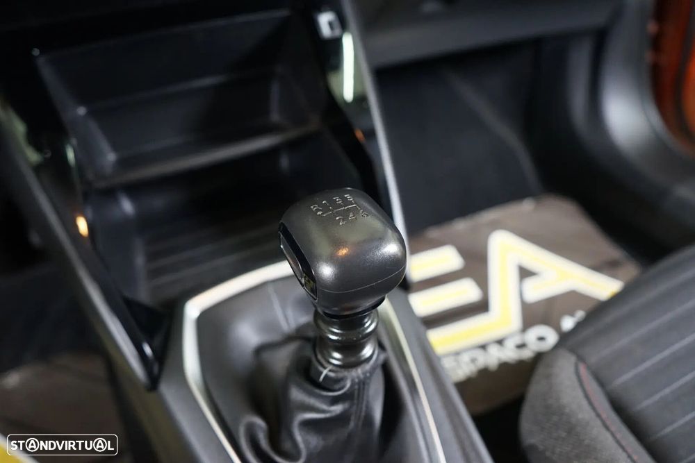 Peugeot 2008 1.2 PureTech Style - 30