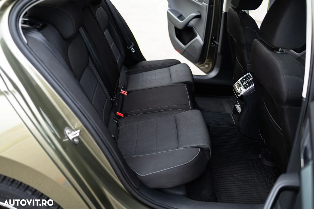 Skoda Superb 2.0 TDI DSG Ambition - 34
