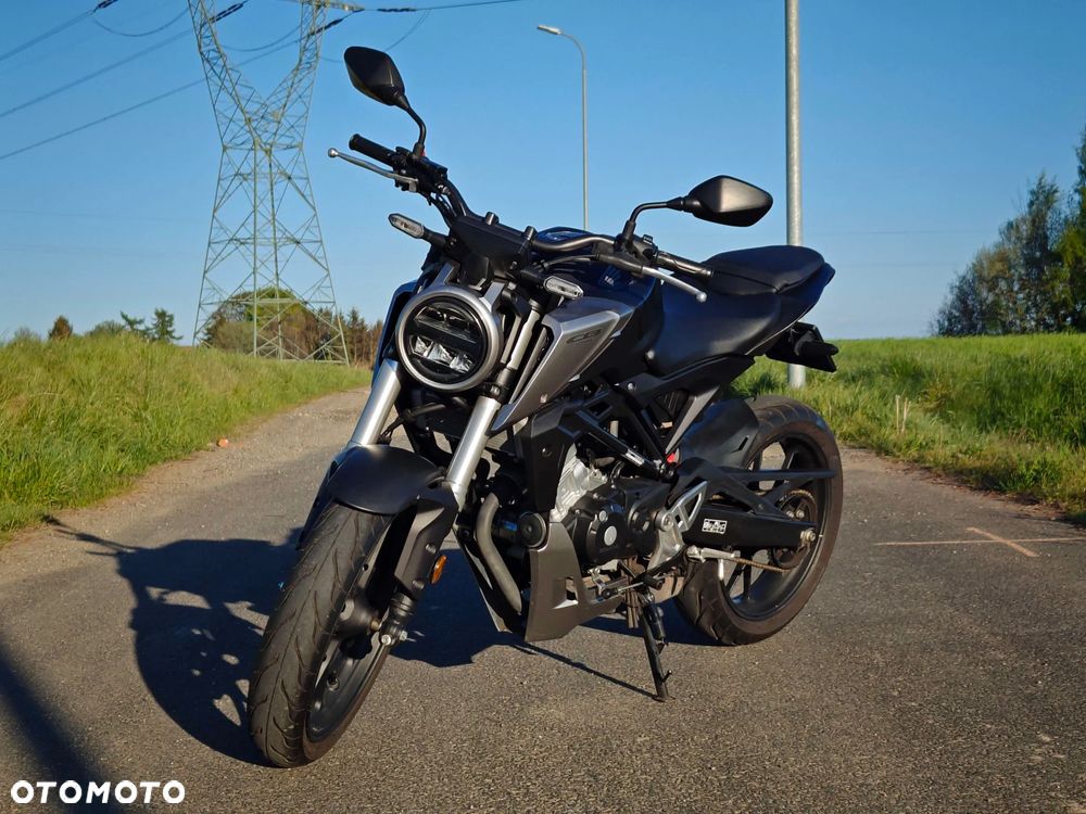Honda CB - 1