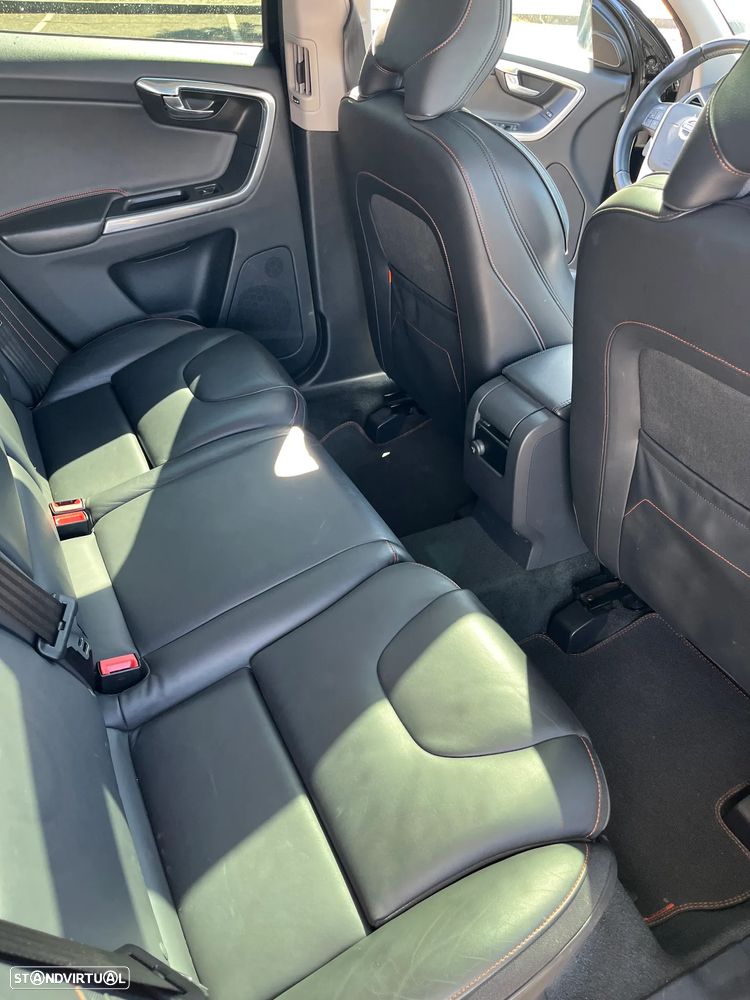 Volvo XC 60 2.0 D4 VOR - 17