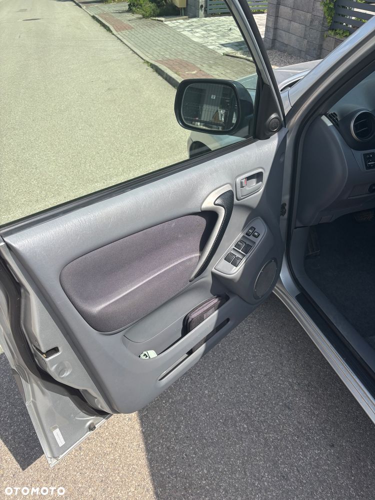 Toyota RAV4 2.0 VVT-i Sol - 16